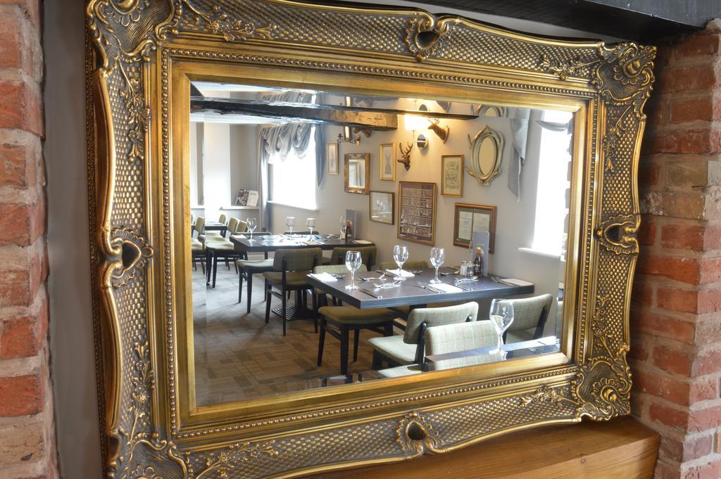 فندق The Royal Oak لاوْبرو المظهر الخارجي الصورة