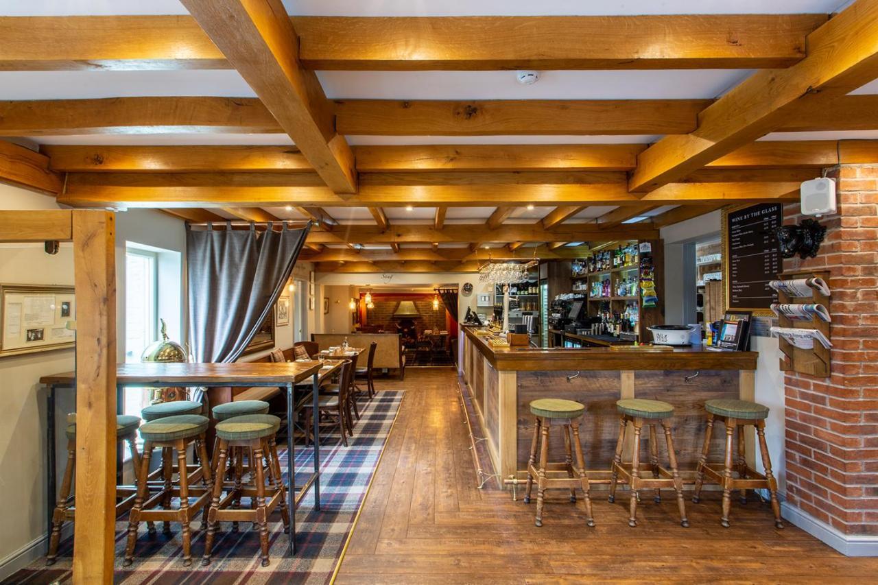 فندق The Royal Oak لاوْبرو المظهر الخارجي الصورة